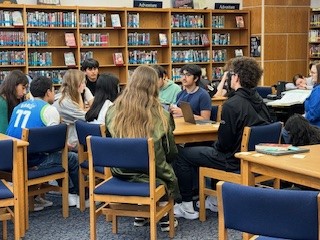 RLTLibrary's tweet photo. Socratic seminars @RLTLibrary Discussing and learning #cfbproud #cfblibraries https://t.co/O3U5MgXVsz
