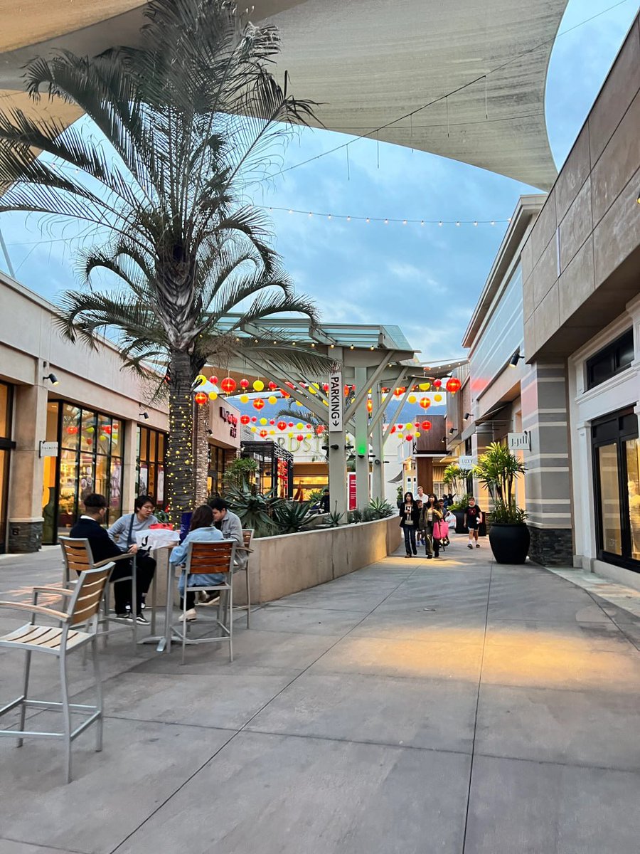 Keysahoki's tweet image. So colorful. Wishing for everyone will have great time with Chinese new year 😊📷📷