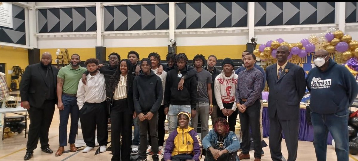 CoachGMOORE's tweet photo. This is what it’s all about!!! Most students-athletes to sign in one class in school history!!! Glad these guys earned the opportunity play football on the next level!! @LGPathletics https://t.co/gHHCyhyLMp