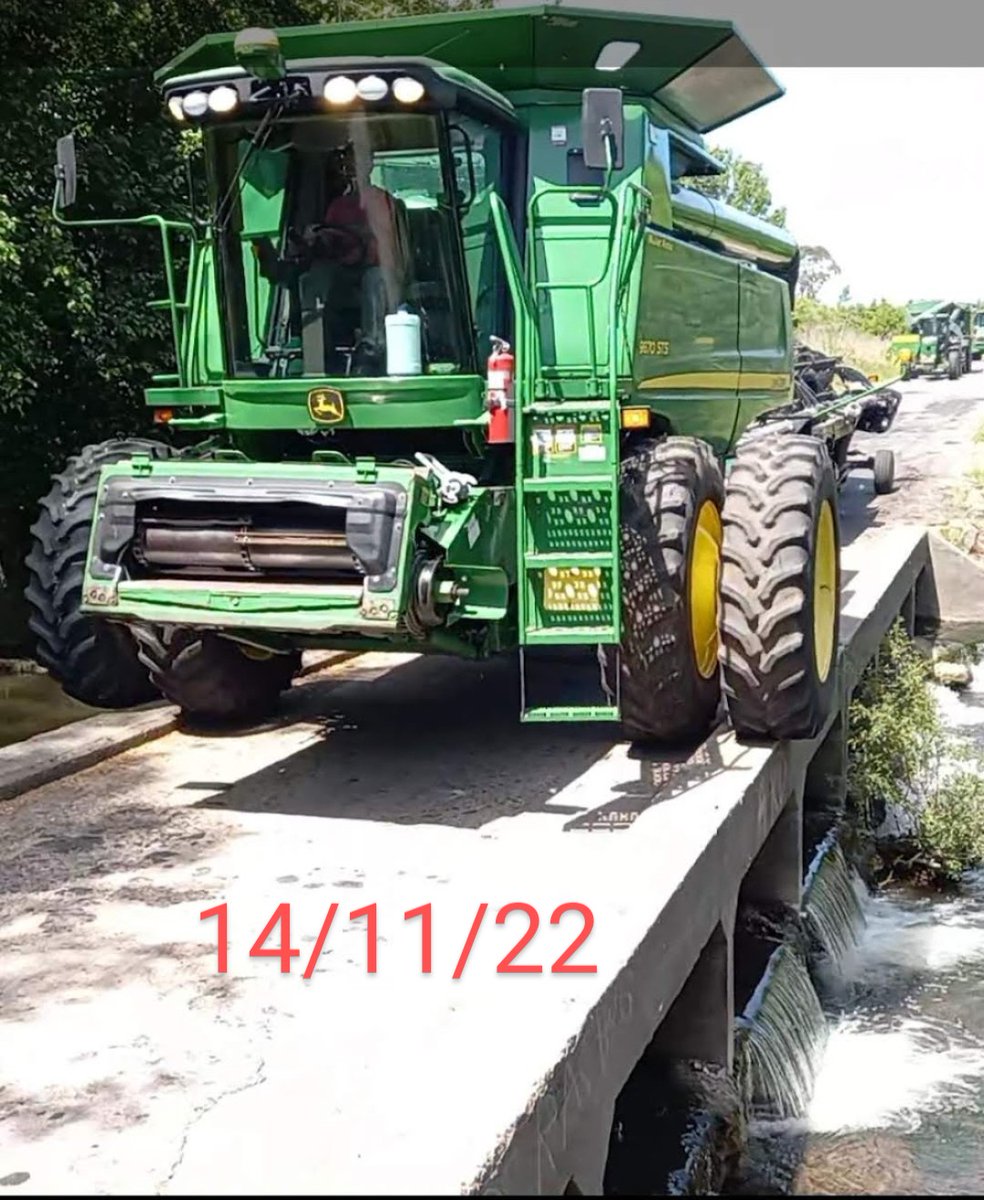 HZurbrigk's tweet photo. @bazterr @camboue Yo hace más de 40 años transito por ahí y esa ruta esta cada vez peor, hay partes que los árboles de las banquinas ya están sobre la ruta mismo, mas curvas cerradas y el "puente" sobre arroyo las Maulas del tiempo de los carros, hace tiempo vengo haciendo los reclamos, pero nada https://t.co/j5Ht8LuBYB