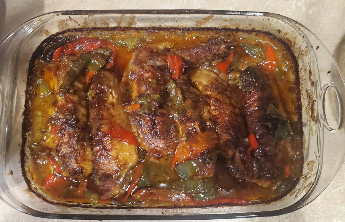 Ron51416700's tweet photo. Waddup Twit Fam
Your boy was at it again lastnight y'all.
MENU:
Skin Off The Bone Smothered Turkey Wings with ofcourse my Lemon Broccoli and Jasmine Rice.
I tell yall your boy getting right.
#CHEFSoFresh π§πΏβπ³ https://t.co/nNZmDlEUnL