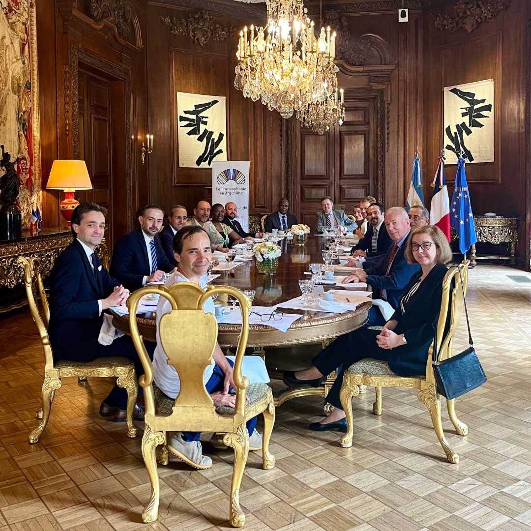 La France en Argentine🇨🇵🇪🇺 (@franceargentine) on Twitter photo Hoy se reunió el Grupo de Embajadores de la Francofonía (GAF) en <a href="/FranceArgentine/">La France en Argentine🇨🇵🇪🇺</a>, con vistas a la 19ª Cumbre que se realizará en octubre de este año. El GAF, junto con la <a href="/AlianzaFBsAs/">AlianzaFrancesaBsAs</a> y el <a href="/ifargentine/">Institut français AR</a>, promueven la Francofonía en 🇦🇷, miembro observador de la OIF🇫🇷 desde 2016. Hoy se reunió el Grupo de Embajadores de la Francofonía (GAF) en <a href="/FranceArgentine/">La France en Argentine🇨🇵🇪🇺</a>, con vistas a la 19ª Cumbre que se realizará en octubre de este año. El GAF, junto con la <a href="/AlianzaFBsAs/">AlianzaFrancesaBsAs</a> y el <a href="/ifargentine/">Institut français AR</a>, promueven la Francofonía en 🇦🇷, miembro observador de la OIF🇫🇷 desde 2016.