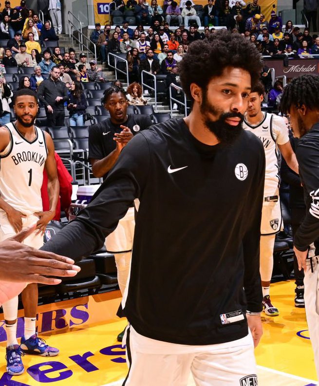 TheDunkCentral's tweet photo. The Lakers, Mavericks, Pelicans, and 76ers are expected to show interest in Spencer Dinwiddie, per @ShamsCharania https://t.co/vtTdgi8bG5