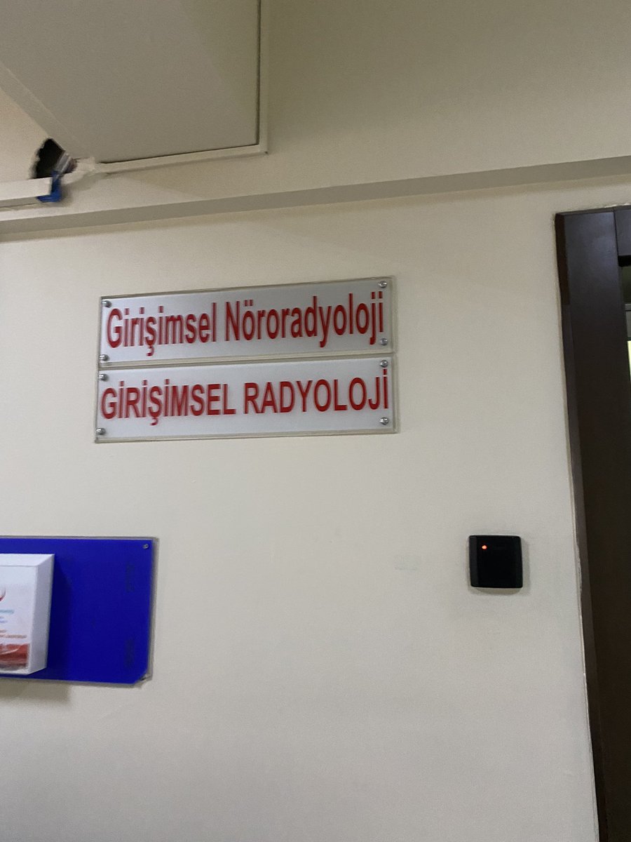 Sadece bu kadar değil dr şadi Tabıkı onkolojı polıkınlıgi gelişim radyoloji ye yönlendirme yaptı saat 13:30 saatlerınde 14:00 ile 16:00 arasında çağıracağız dediler saat 18:00 olmuştu çağırdıklarında pardon unuttum evragı kayıp ettıklerınde @drfahrettinkoca @saglikbakanligi