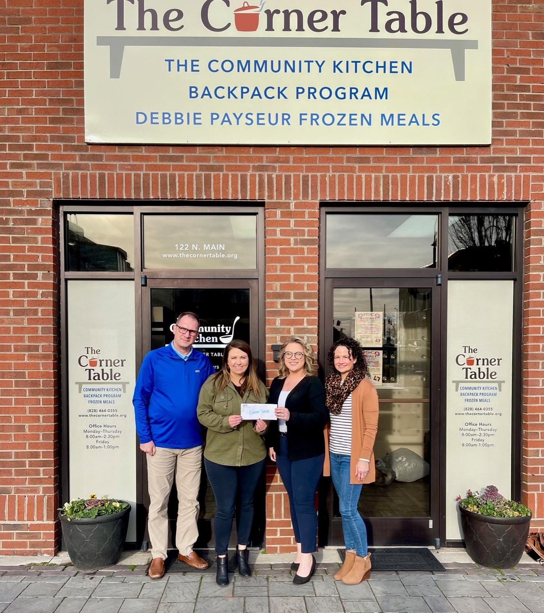Thank you to The Corner Table whose mission is to provide meals with compassion, respect, and dignity to those in our community affected by hunger. . . #FeedingCommunity #NeighborsInNeed #SupportLocal