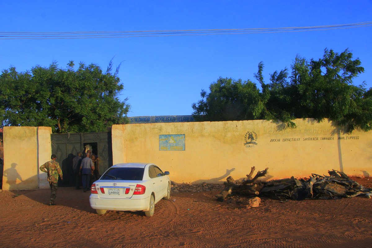 MediaBmp's tweet photo. Maamulka Degmada Bursaalax Gobolka Mudug iyo Masuuliyiin Kale Oo Baaq Ku Aadan Joojinta  Xaalufinta Deegaanka U Diray shacabka. https://t.co/MaH7IiQRs5