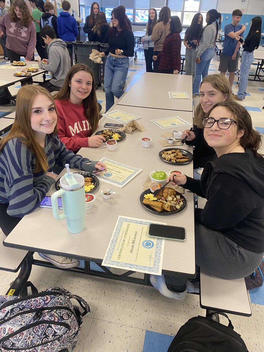 b_smith912's tweet photo. Celebration breakfast for our students who had perfect/excellent attendance for the first semester! So proud of these Panthers! @RachSal44 @Mr_Velino @EddaCarmadello https://t.co/xEjUxbsJH7
