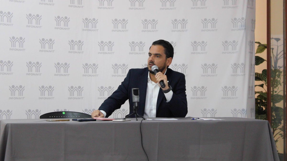 GusPintos27's tweet photo. ➡️ Hoy en Conferencia de Prensa presentamos los #Resultados2023, donde destacamos la colocación de 21 mil 637 créditos del @Infonavit en #Guanajuato y una derrama económica histórica, cercana a los 12 mil 500 millones de pesos. https://t.co/9t1bhs2ILA