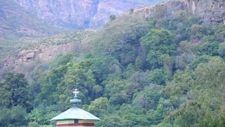 Hadgitourism's tweet photo. #GiyorigisKebTsiya is a remarkable destination in #Della, #Tigrai, not only for its religiou and historical significance but also for its breathtaking scenery. It is home to some endemic birds, a fascinating creature.
#hadgi #VisitTigrai
📷 Wedi Bora Silawa https://t.co/wl1P6sOGFH