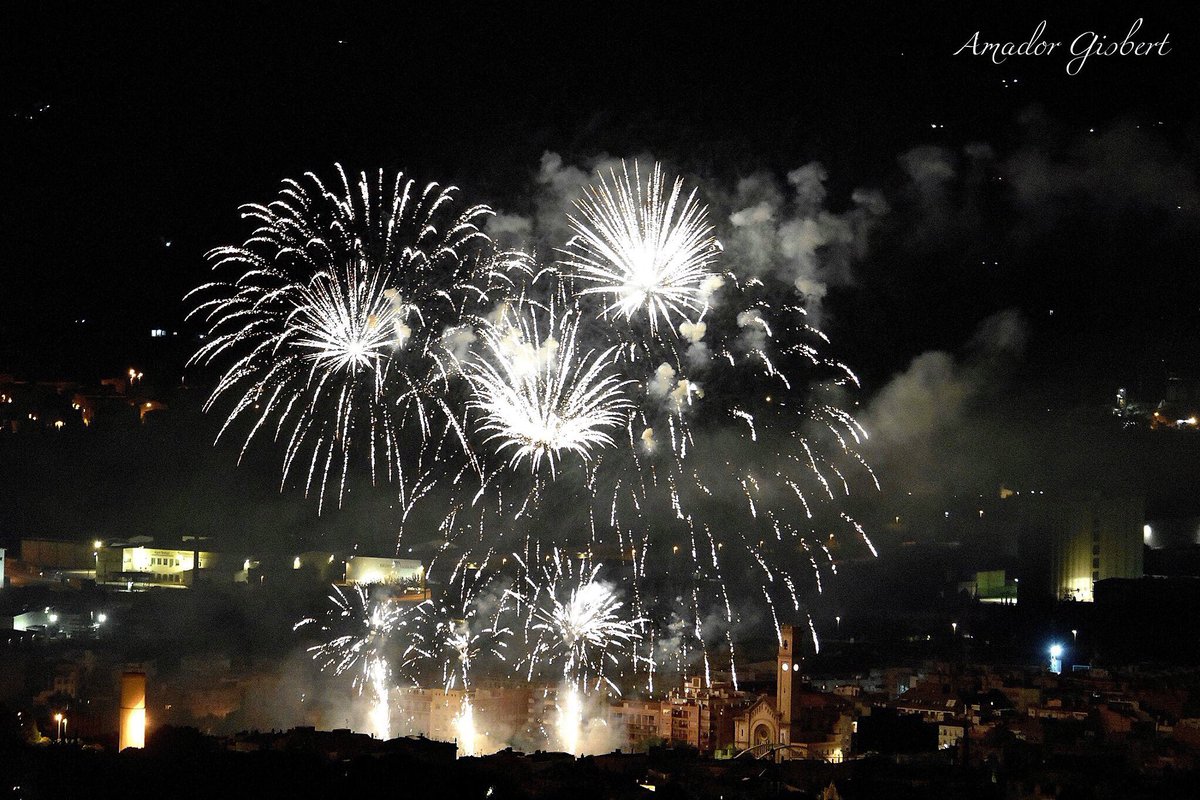 lotemplat's tweet photo. #ColldelAlba #Focsartificials . #Tortosa #TerresdelEbre #BaixEbre https://t.co/laSURNmXQl