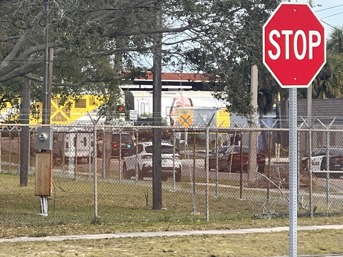 herniasupport's tweet photo. @lmoe_tomasz @NTSB_Newsroom Outside the door of my shop right now. Didn’t see what happened, but the bells and lights that usually only come on when the gates come down have been going non stop all morning even though the gates were not coming down. Then I see this https://t.co/J3zWEQ3YOO