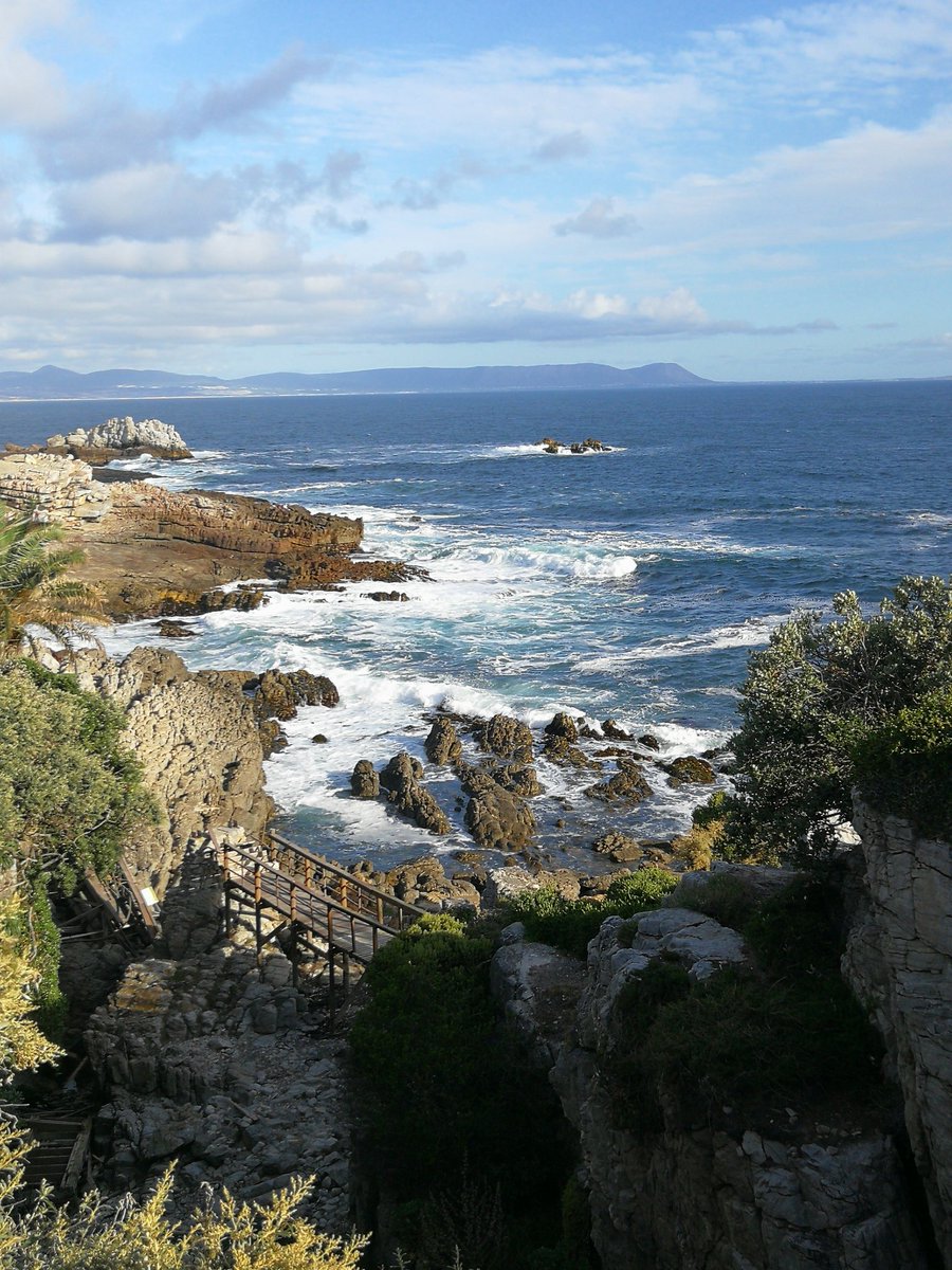 runnereugene's tweet photo. Most beautiful day in Hermanus, South Africa https://t.co/2wK55yZLiT