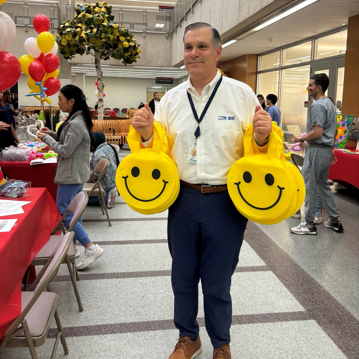 Horizon joined @Rutgers_Dental in celebrating National Give Kids a Smile Day last Friday in Newark and provided free oral health screenings and cleanings for kids at the event. #horizoncares #givekidsasmileday #childrensdentalhealthmonth