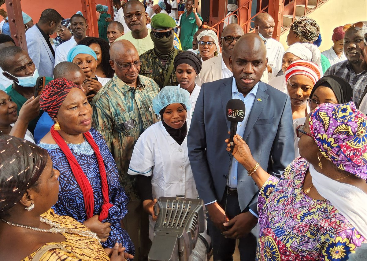 J’ai présidé ce mardi la cérémonie de remise des locaux rénovés et équipés des services des urgences médicales et chirurgicales-bloc opératoire, de la pharmacie et du service de traumatologie de l’Hôpital national Ignace DEEN.