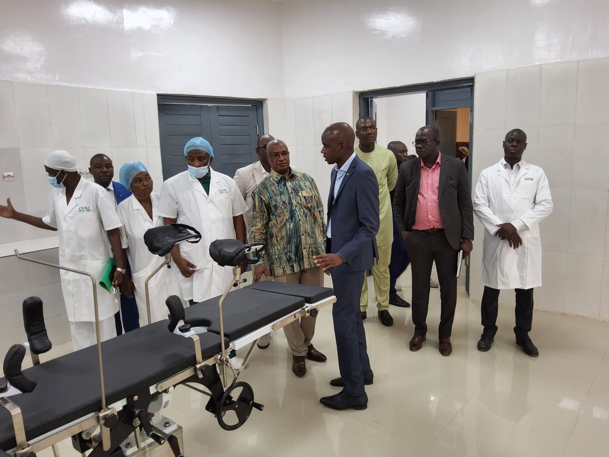 Droumarbah's tweet photo. J’ai présidé ce mardi la cérémonie de remise des locaux rénovés et équipés des services des urgences médicales et chirurgicales-bloc opératoire, de la pharmacie et du service de traumatologie de l’Hôpital national Ignace DEEN. https://t.co/hElLTyecyo