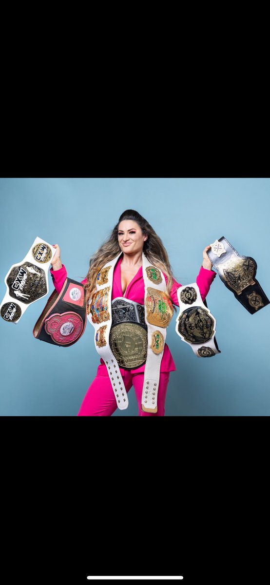 @NinaSamuels123 looks absolutely fantastic with all these belts #Nina8Belts