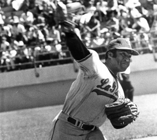 escualos's tweet photo. RT @camejocesar: @escualos Angel Padrón!!!...mi estimado gocho y héroe del juego de anoche...ya te diste cuenta al lado de quién vas a estar POR SIEMPRE EN LA HISTORIA a partir de hoy con tu #NoHitNoRun en la #SerieDelCaribe2024 ???? Eres uno de Los dos … https://t.co/ixJ34ALT6u