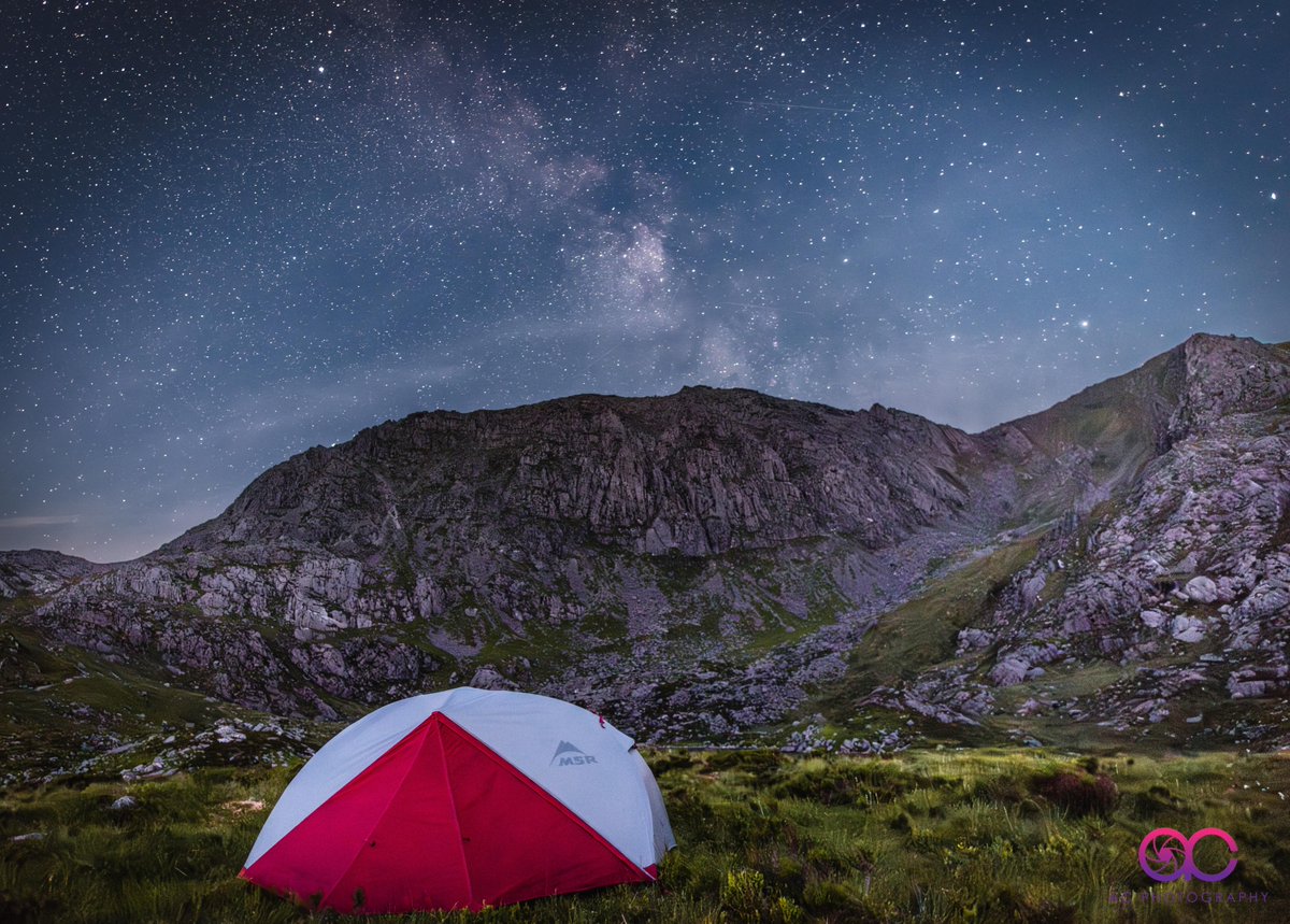 Can't wait for Milky Way season to start again, and the wild camps to get more images like this! @NWalesSocial #NWalesHour #snowdonia #mountains #milkyway #glyders #NorthWalesSocial #NorthWales