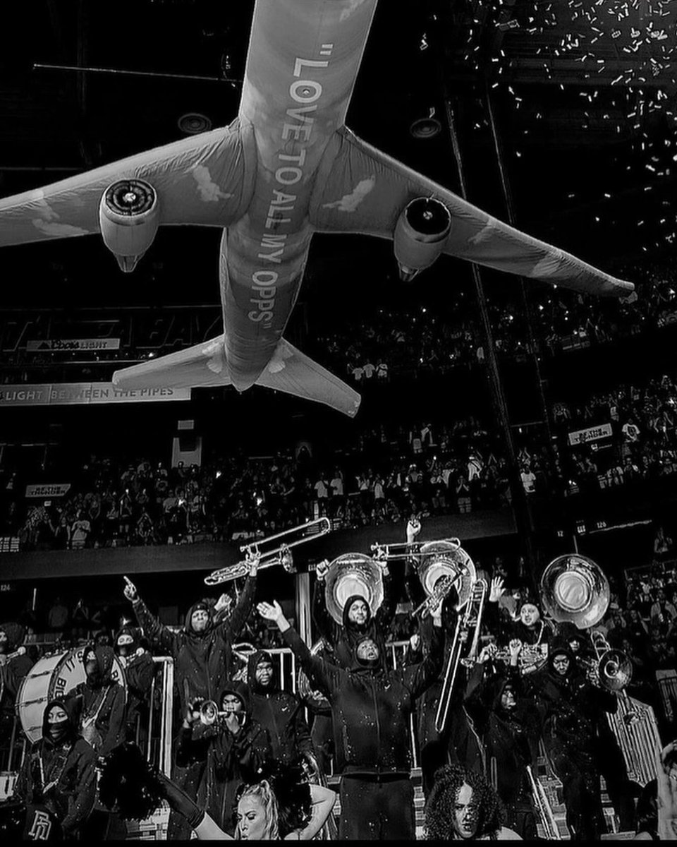 Ending the debate and putting rumors to rest, JSU alum CJ Gibson confirms that the <a href="/SonicBoomOTS/">Sonic Boom of the South</a> Alumni Marching Band is indeed touring with rap superstars <a href="/Drake/">Drizzy</a> and <a href="/JColeNC/">J. Cole</a>. Read how the plan all came together. #JSUAlums

📰 | bit.ly/3UA3AUu