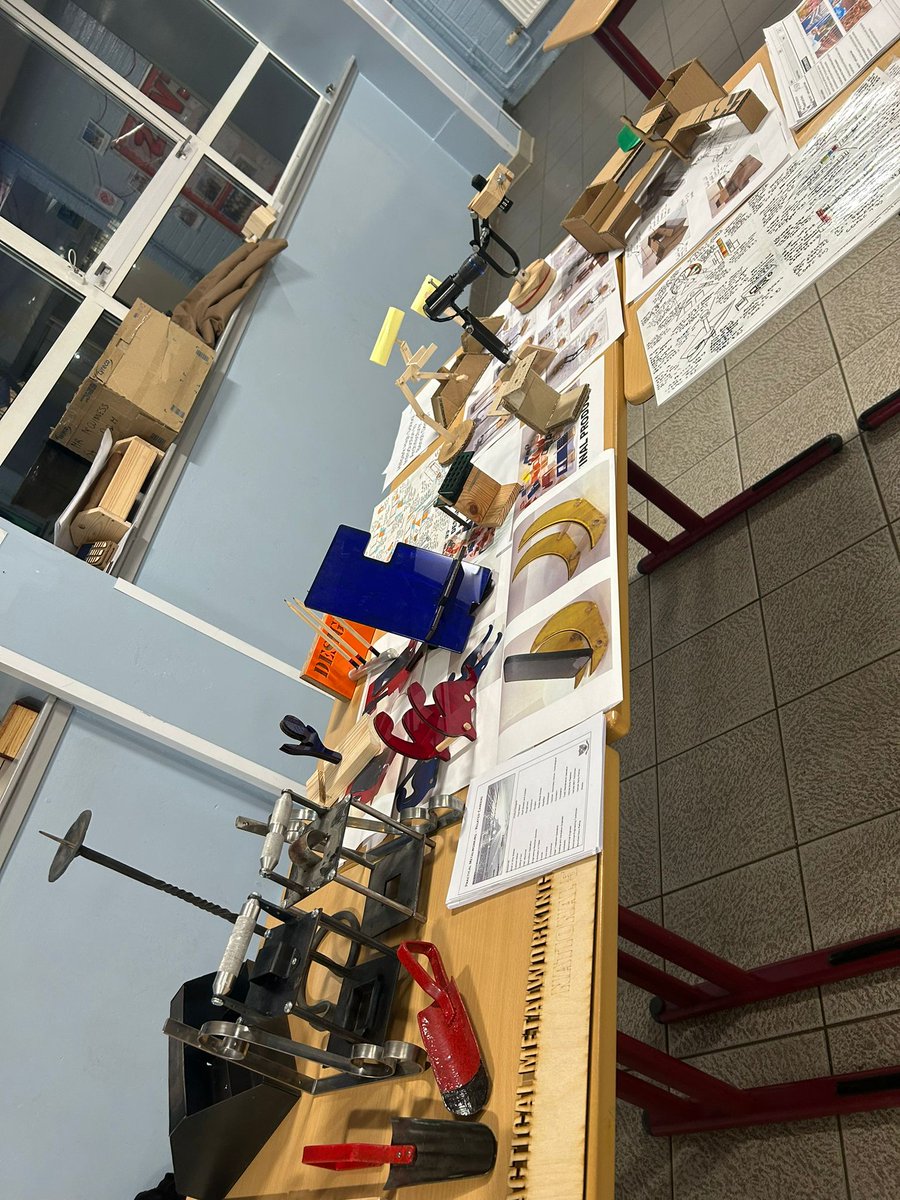 Miss.Wallace tweet media