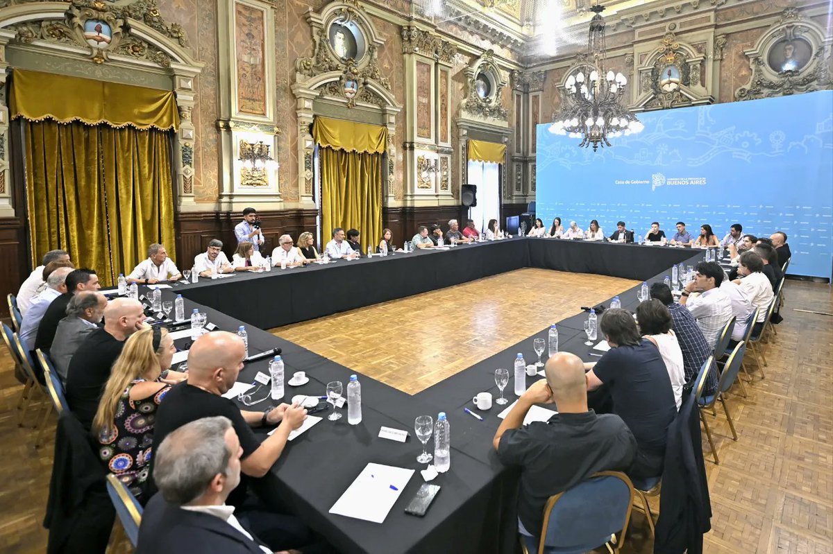 managersarg's tweet photo. Participamos de una reunión con @Kicillofok y representantes de la industria cultural, donde se evaluó el impacto de las políticas del Gobierno nacional.
En representación de ACMMA estuvieron Ana Poluyan, Eduardo Rocca, Eduardo Sempe y Cristian Merchot. https://t.co/u0GcarGx2O