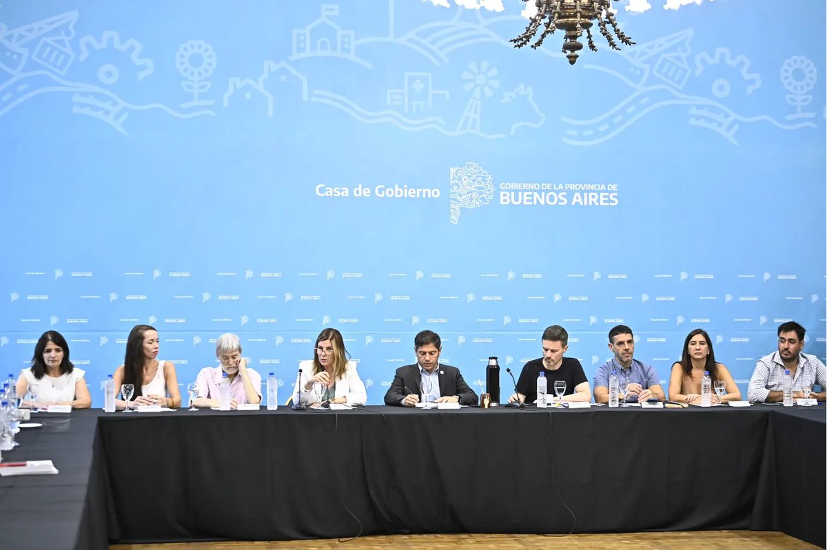 managersarg's tweet photo. Participamos de una reunión con @Kicillofok y representantes de la industria cultural, donde se evaluó el impacto de las políticas del Gobierno nacional.
En representación de ACMMA estuvieron Ana Poluyan, Eduardo Rocca, Eduardo Sempe y Cristian Merchot. https://t.co/u0GcarGx2O