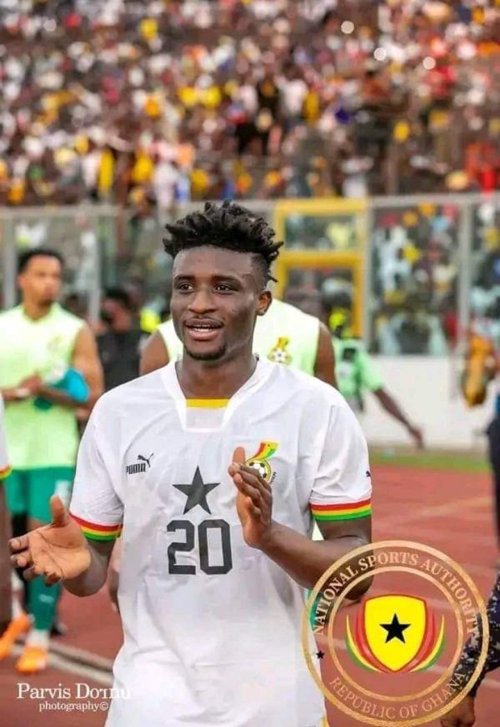 No Ghanaian will pass without liking the Star Bwoy Picture 🇬🇭❤️