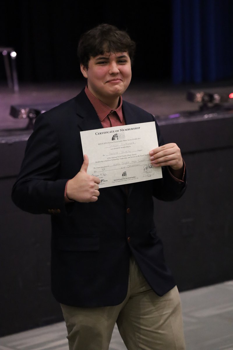 almabryanths's tweet photo. Celebrating academic excellence and civic engagement at Alma Bryant's Rho Kappa inductions today! Congrats to all the new inductees on this well-deserved honor!
@dsprinkmcpss @RhoKappaNCSS @MobilePublicSch https://t.co/0ExERP9dQY