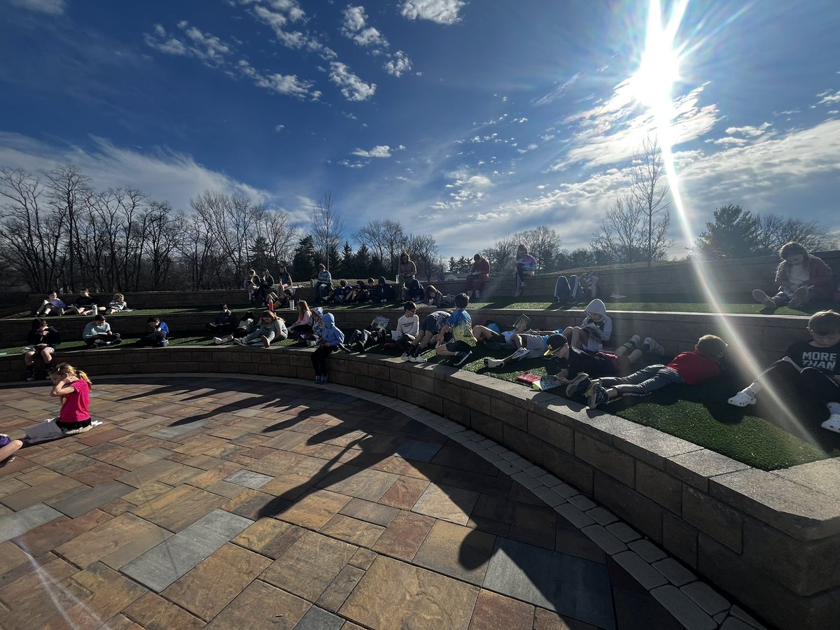 Amanda Roades tweet media