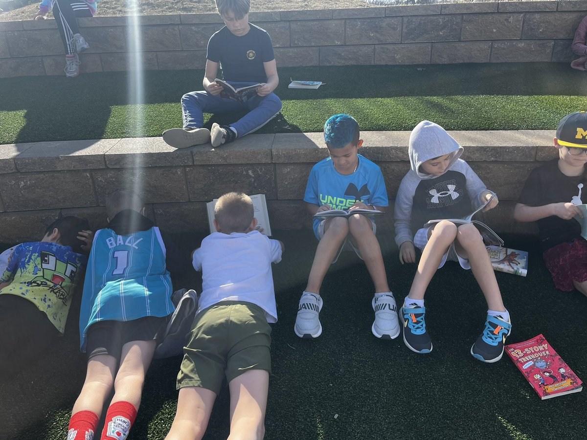 Amanda Roades tweet media