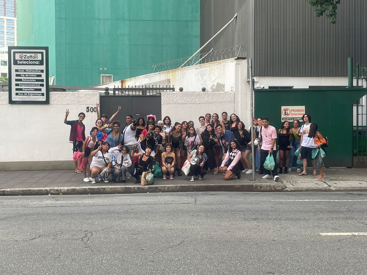 ifavjooe's tweet photo. #TWICEinBrazil #TWICENOBRASIL #TWICE_5TH_WORLD_TOUR_BRASIL #READYTOBE_IN_SAOPAULO_D1

🌸 thread de todos os momentos que tive no show do twice 06/02; https://t.co/Iwi1dIZaPe