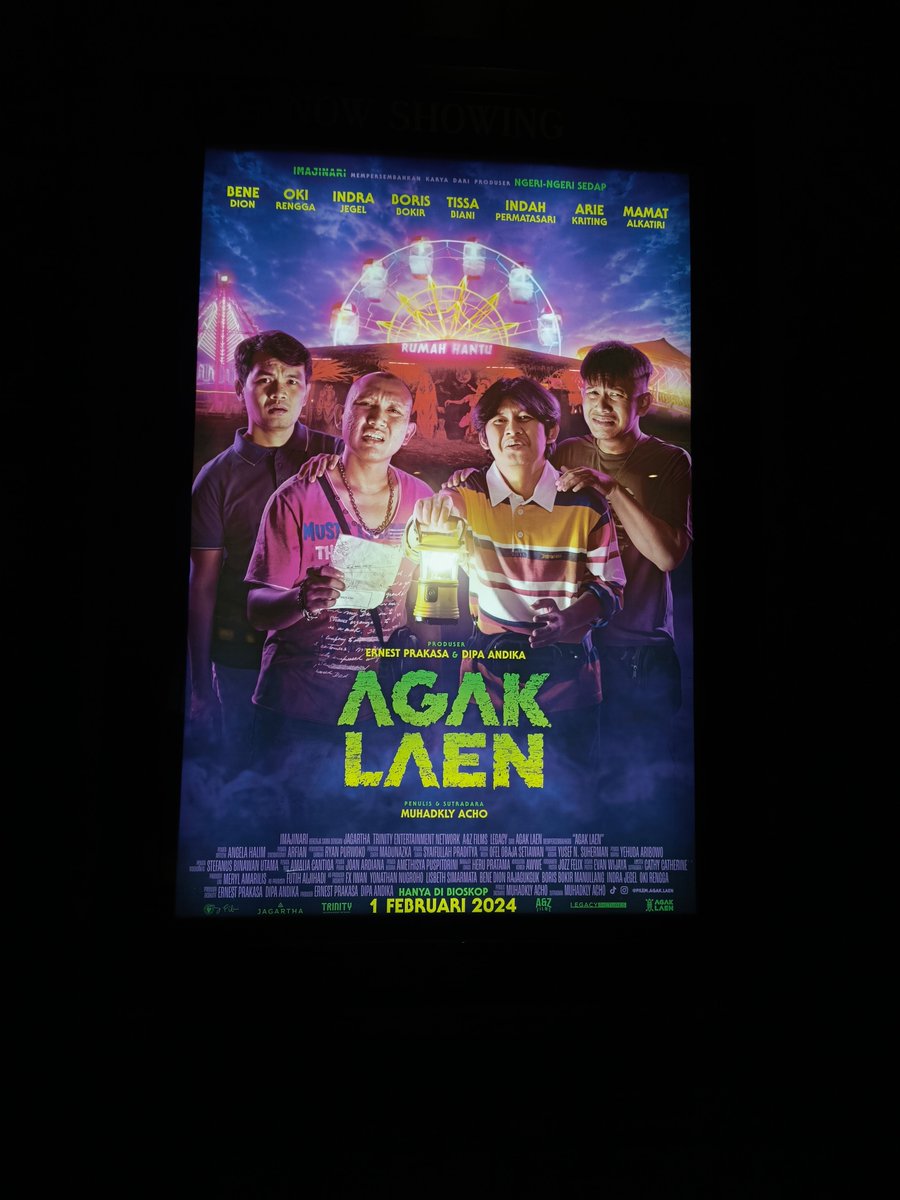 Gondut_'s tweet photo. Film Agak Laen bahkan bisa bikin nyokap gue gak berhenti ngebahas dan tetap ketawa ngakak pas di perjalanan pulang

belom sampe rumah, nyokap dan adek² gue udah ngajak pengen nonton lagi! 

Tanggung jawab woi ketuaaa @txtagaklaen @bene_dion @OkiRengga33 @indrajegel_ @borisbokir ! https://t.co/SqoACRexAE