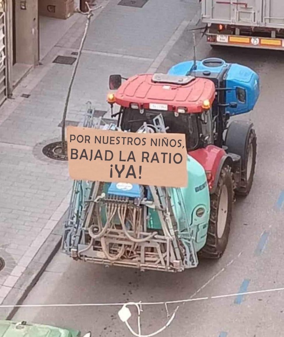 Ya se empiezan a ver los primeros docentes saliendo a la calle con su tractor:
