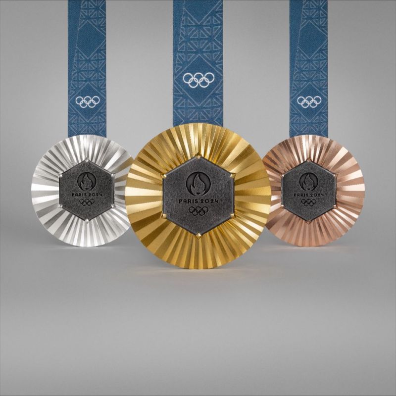 Gardienne de l’artisanat français, la <a href="/MonnaieDeParis/">Monnaie de Paris</a>  est honorée et fière de frapper les #médailles des Jeux Olympiques et Paralympiques de #Paris2024 ✨🏅

Chaque médaille incarne notre savoir-faire ancestral et célèbre l’excellence des athlètes du monde entier.