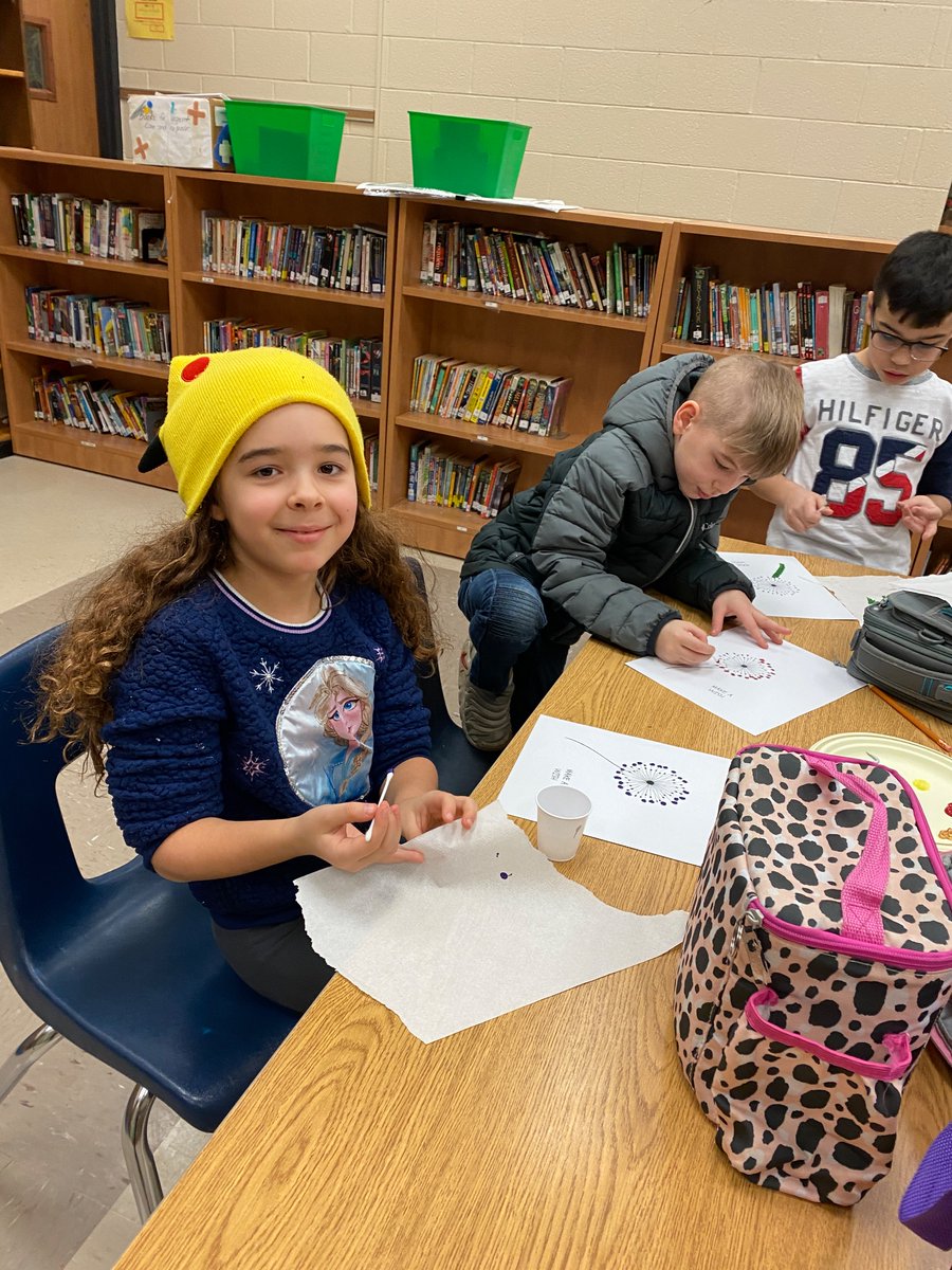 CommGators's tweet photo. Art Club started back up today with finger painting! @Glade_Gators @MsAwender https://t.co/LiEw2GcE3Y