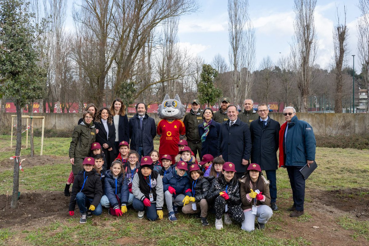 🌳 120 new trees planted at Trigoria 🐺 🍃 The initiative was carried out with @EnteRomaNatura and @RegioneLazio 🤝 📸👉 asroma.com/en/news/70493/… #ASRoma