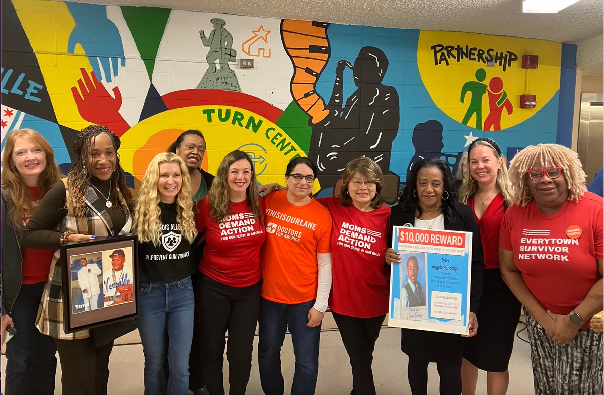 IllinoisAllies's tweet photo. Illinois activists come together in support of the Homicide Victims' Families Rights Act, which is pending in the Illinois legislature. #SolveMoreMurders @halleh13  @rachelajacoby @IMPACT4HC @Safe_Society @drsforamerica @mbmhmc @newmarienewman @RepKamBuckner @RepMaura https://t.co/mm1ccTgciK