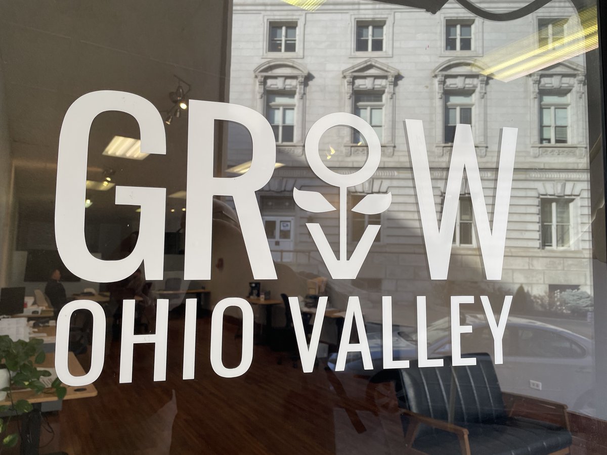 RD_WestVirginia's tweet photo. It was a great day yesterday visiting with some of our stakeholders in the Northern Panhandle. First, we spoke with @GrowOhioValley about how they've used @usdaRD and @ARCgov funds to increase access to the healthy foods and to support the local businesses that can provide it. https://t.co/AgkwJl6mS7