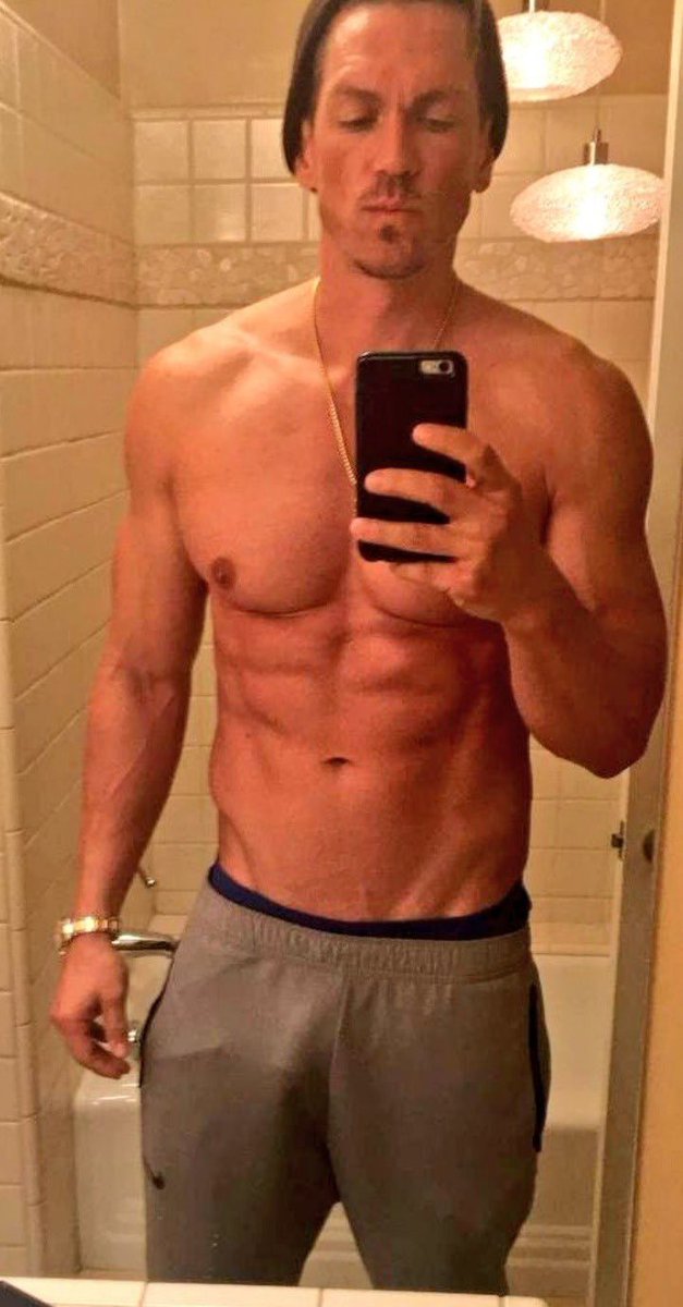 ChrisObsessions's tweet photo. I need his big thick cock to destroy my holes daily!! 🥵💦 https://t.co/EbpMUWTKXO