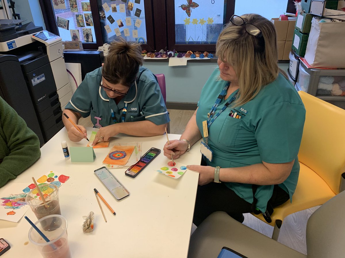 annHallamNhs's tweet photo. Today was exciting our first of many Art Session from ARC with Alison . Fun and inspiring session.m#TeamTaylor
@PennineCareNHS 
@sophiecoxonx 
@sodelafo 
@meliaj625 
@traceymellor 
@hannah_nicol85 https://t.co/ucbAzno53C