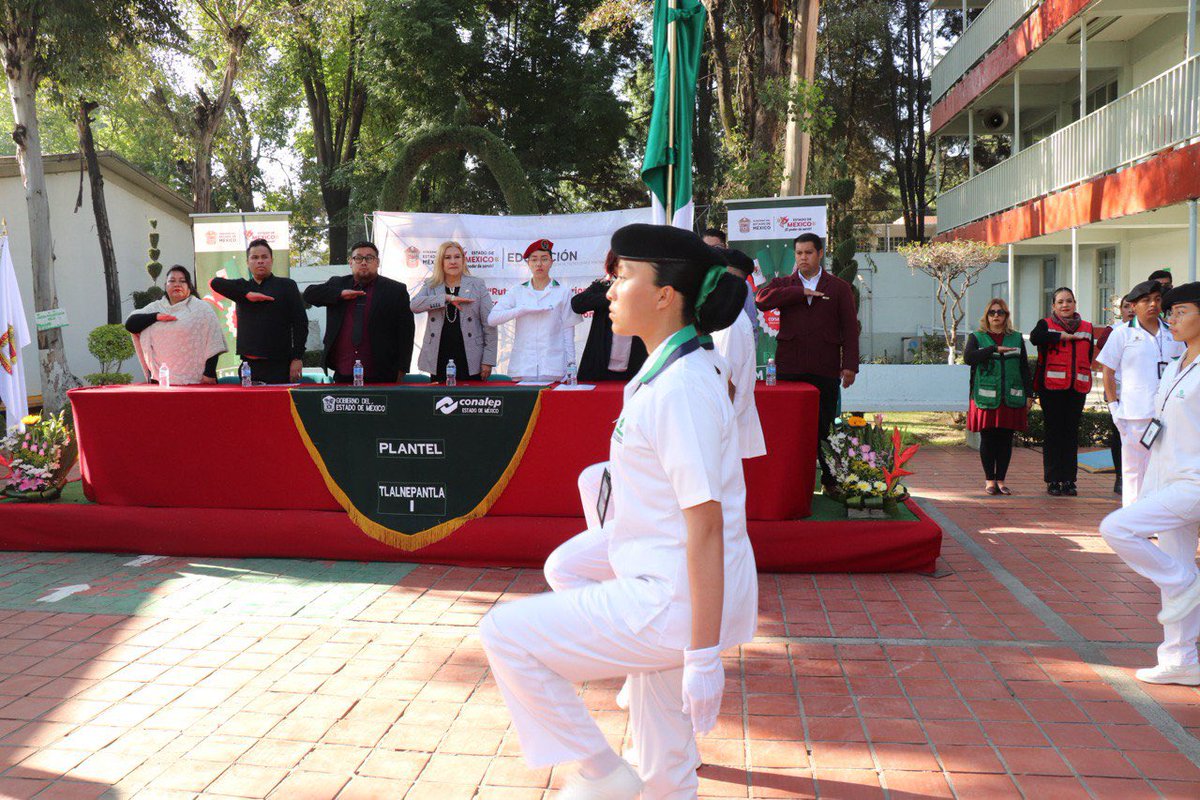 Conalep_Edomex's tweet photo. Nuestras autoridades dan banderazo de inicio a la Ruta Símbolos Patrios🫡, donde 11 planteles de la zona norte disputarán un lugar en la🎉Gran Final Estatal del Concurso de Escoltas de Bandera🇲🇽, Bandas de Guerra🎺 e Interpretación del Himno Nacional 2024.

#25AñosApasionadamente https://t.co/S1d3SnQQpc