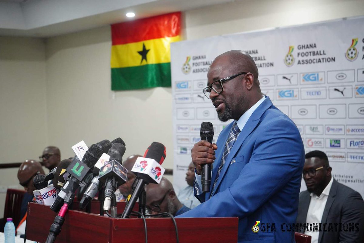 AwalMoHudu's tweet photo. This man told us hone were the days that only the Coach of the national team will be allowed to choose his squad. Just yesterday he came back saying he didn't interfere in Coaches selection. See Kweku Ananse story!! Who will believe him ??? https://t.co/ioWCPFJLib