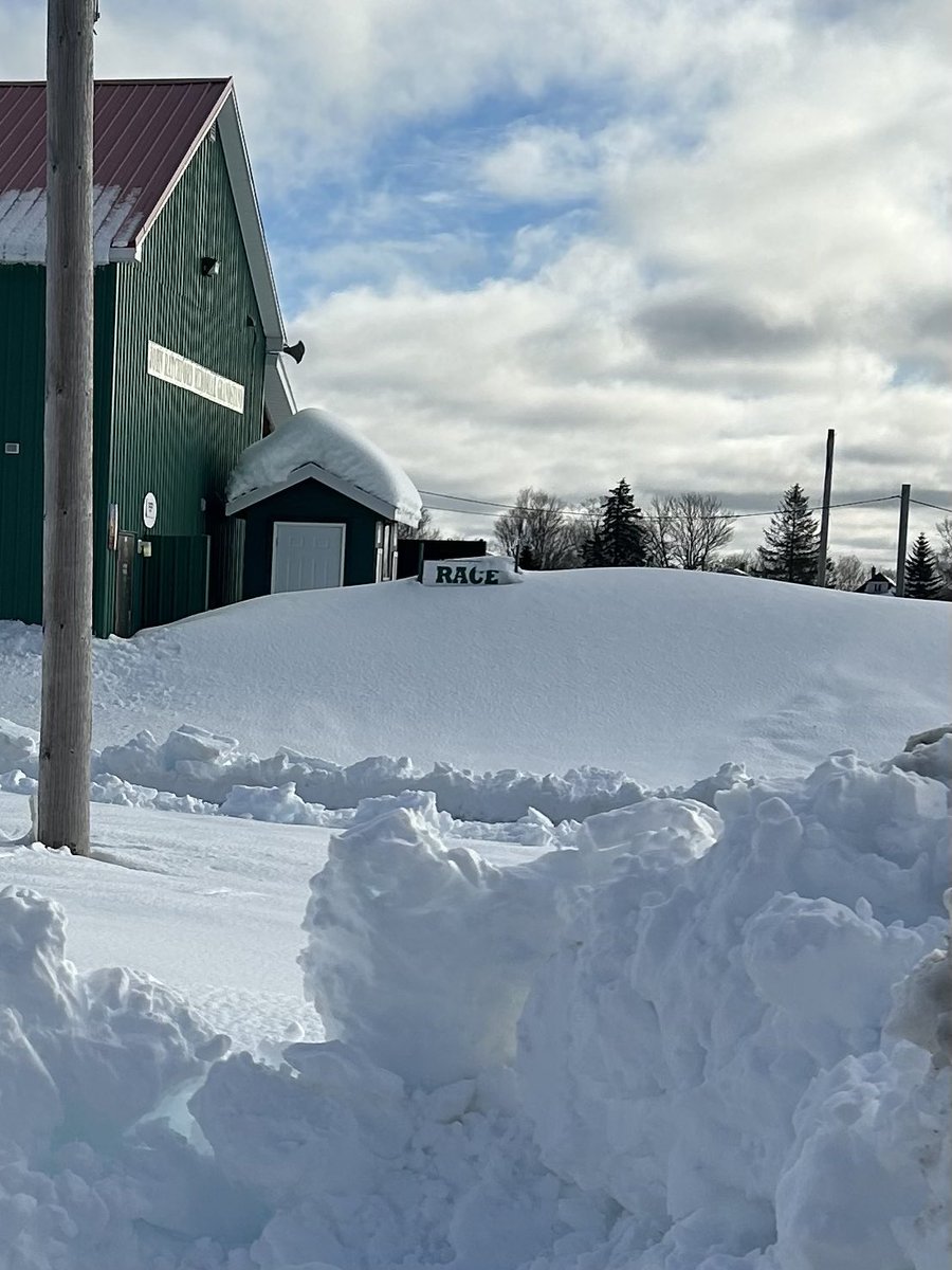 DownsNorthside's tweet photo. The clean up continues!!  Lots of hard work and long hours being put in.  Lots of laughs happening too!! https://t.co/sUeWc1vnDq