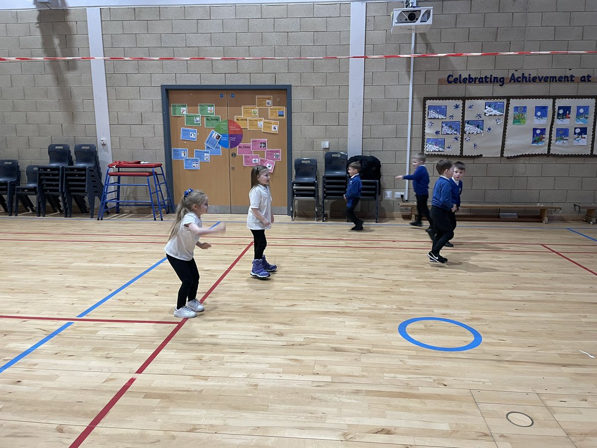 MissThomsonp43's tweet photo. Digi fitness fun! 💃🕺@calderbridgeps @CalderbridgeSC #calderbridgedigital https://t.co/Y5HHZlxC2I