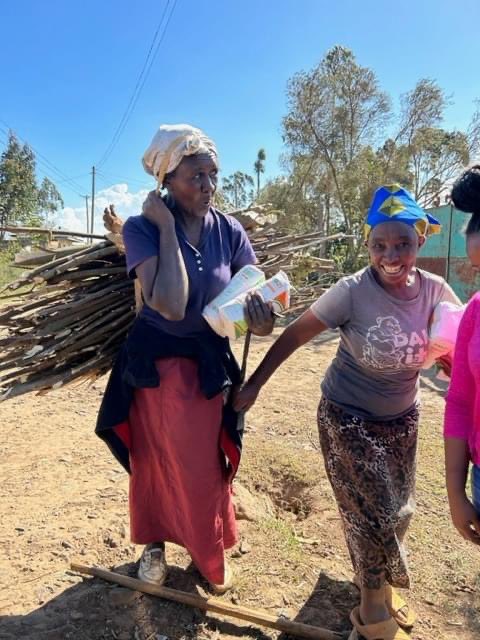 GCKenya's tweet photo. The Empower to Transform's distribution of food not only provided immediate relief, but also conveyed a simple yet powerful message: they are not alone in their struggles.

Please pray for this wonderful ministry as they feed the hungry physically, emotionally, and spiritually. https://t.co/3H7wJMx4s7