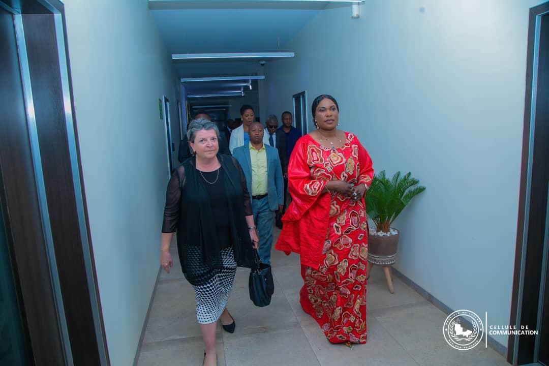 Ce jeudi 8 février 2024, nous avons eu l'honneur de recevoir la visite de l'ambassadrice du Canada en RDC, qui effectue un séjour de travail dans la province du Lualaba. Nous avons échangé avec S.E. MARYSE Guilbault, sur des sujets relatifs au développement de la province.