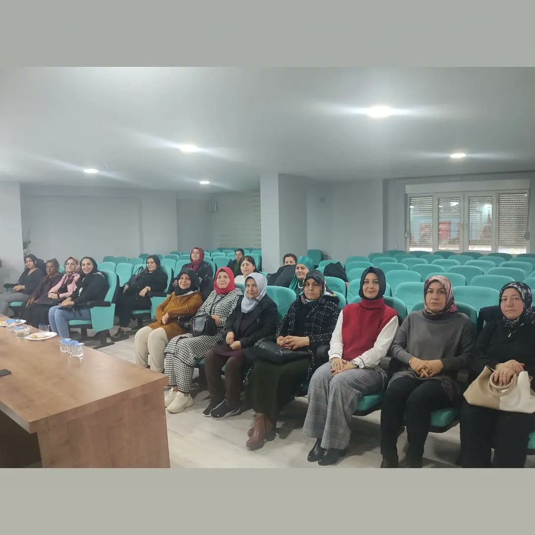 akkadinmanavgat's tweet photo. 📌Haftalık Yönetim Kurulu Toplantımızı Kadın Kolları Başkanımız Sayın @USeyda önderliğinde Yönetim Kurulu Üyelerimiz İle birlikte gerçekleştirdik.Toplantımız Hayırlara Vesile Olsun İnşallah🤲
#HazırızKararlıyız #BURDAYIZ
@aysekesir @alicetin_07 @GlinZboz @AvAhmetali @USeyda https://t.co/tLLJsefZvf
