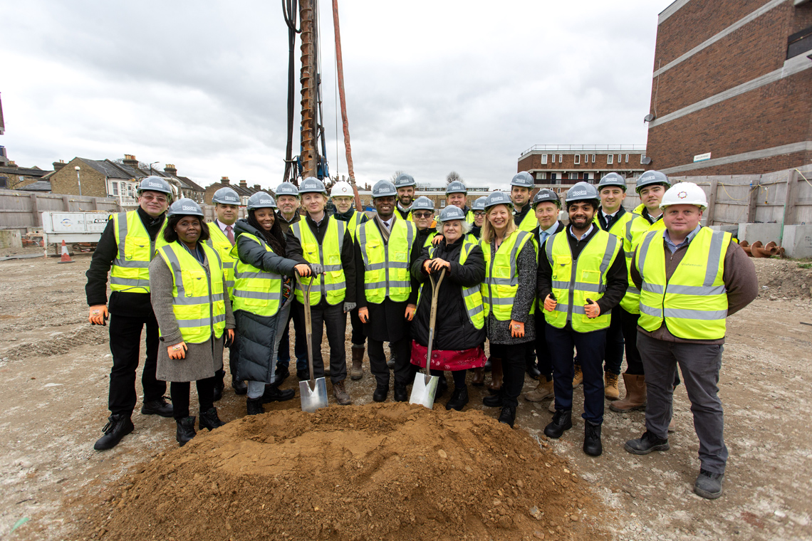 LABMmag's tweet image. .@lb_southwark, Ledbury Estate residents and the council’s #developmentpartner @HigginsPartner celebrated the start of the first phase of building works at Ledbury Estate at a ground breaking ceremony this week.
labmonline.co.uk/news/major-mil…
#regeneration #redevelopment #newhomes