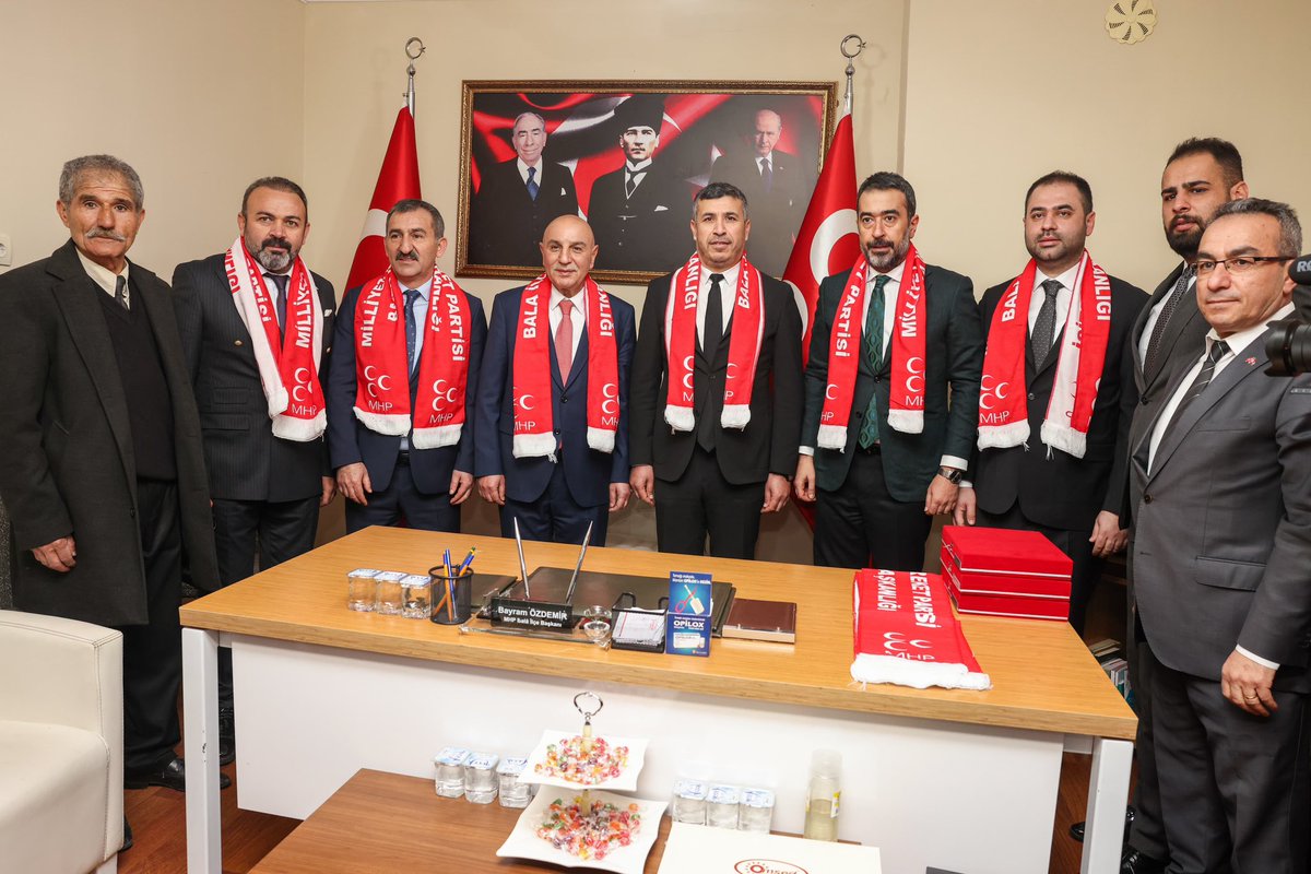 Cumhur İttifakı Ortağımız MHP İlçe Başkanlığını İl Başkanımız Hakan Han Özcan ABB Başkan Adayımız Turgut Altınok İlçe Başkanımız Evren Dalkıran Belediye Başkanımız Ahmet Buran ve Yönetimimiz ile birlikte ziyaret ettik.
<a href="/hakanhanozcan/">Hakan Han ÖZCAN 🇹🇷</a> 
<a href="/turgutaltinok06/">Turgut Altınok 🇹🇷</a> 
<a href="/Evrendlkrn/">Evren DALKIRAN 🇹🇷</a> 
<a href="/buranahmet11/">Ahmet Buran</a>