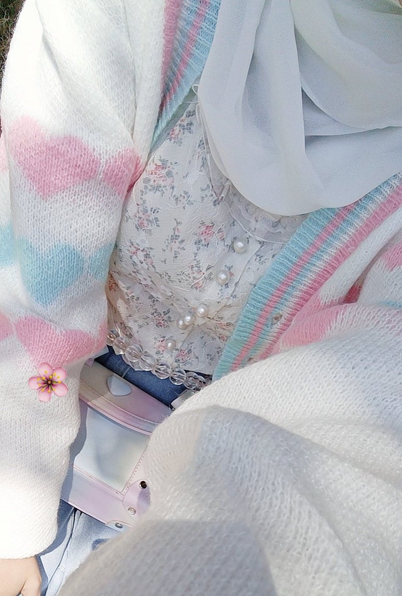 lightacheflorie's tweet photo. @OOTDFESS aku punya atasan yg super cantik 🥰🫶 bahannya juga lembut, warnanya pastel gitu lucu

https://t.co/NZncDYJ1tm https://t.co/zViuyXYP3K